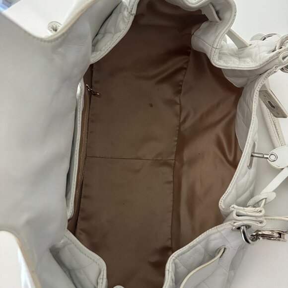 Moschino White Quilted Shoulder Bag - Picture 9 of 16